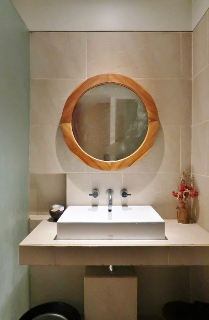 Couple room sink at De Nyuh Spa