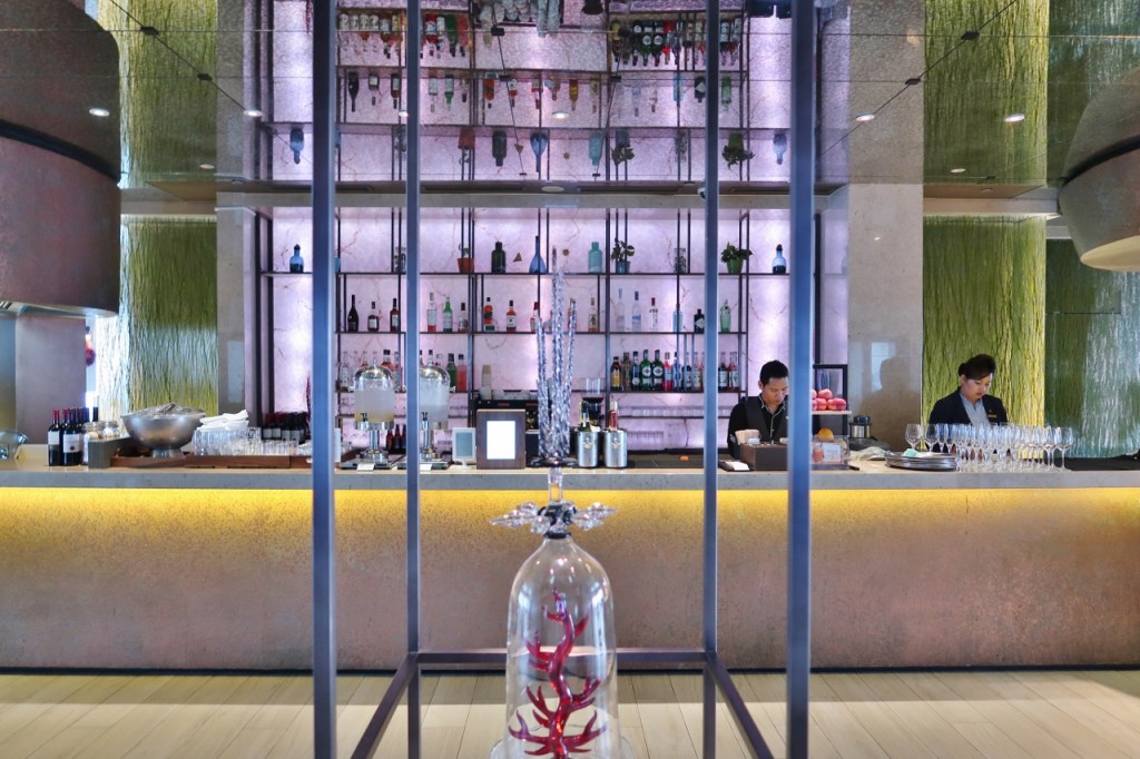 Pan Pacific Hotel's club lounge bar