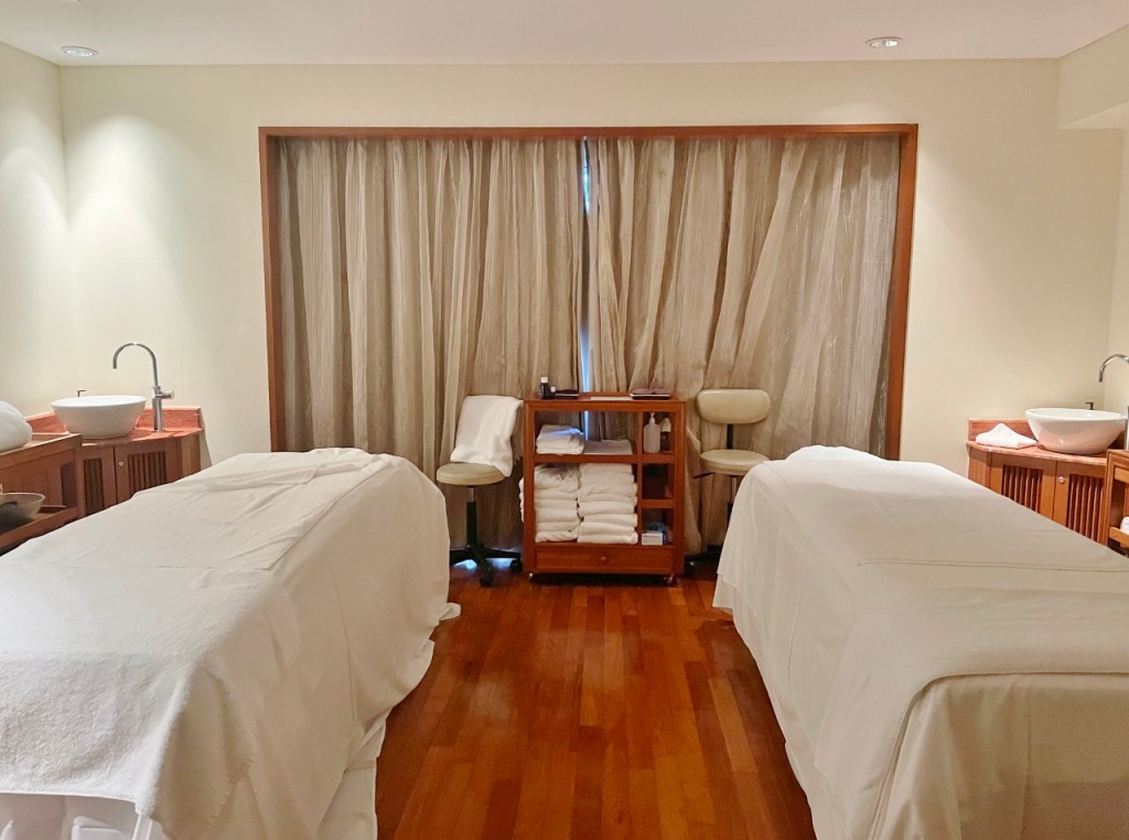 Couple suite massage room at Willow Stream Spa