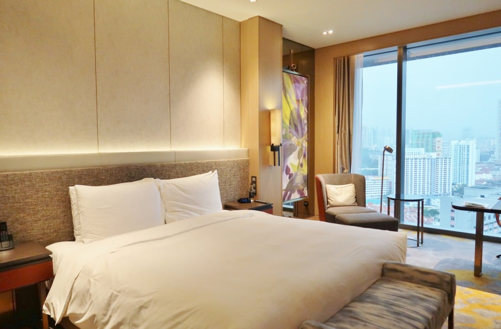 Luxury Club Room at Sofitel Singapore City Centre hotel