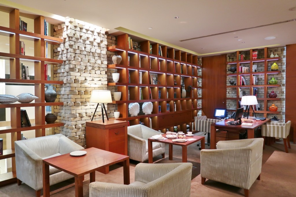 Entrance to 10 Scotts restaurant at Grand Hyatt hotel