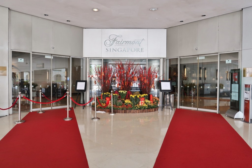 Drop-off point at Fairmont Hotel