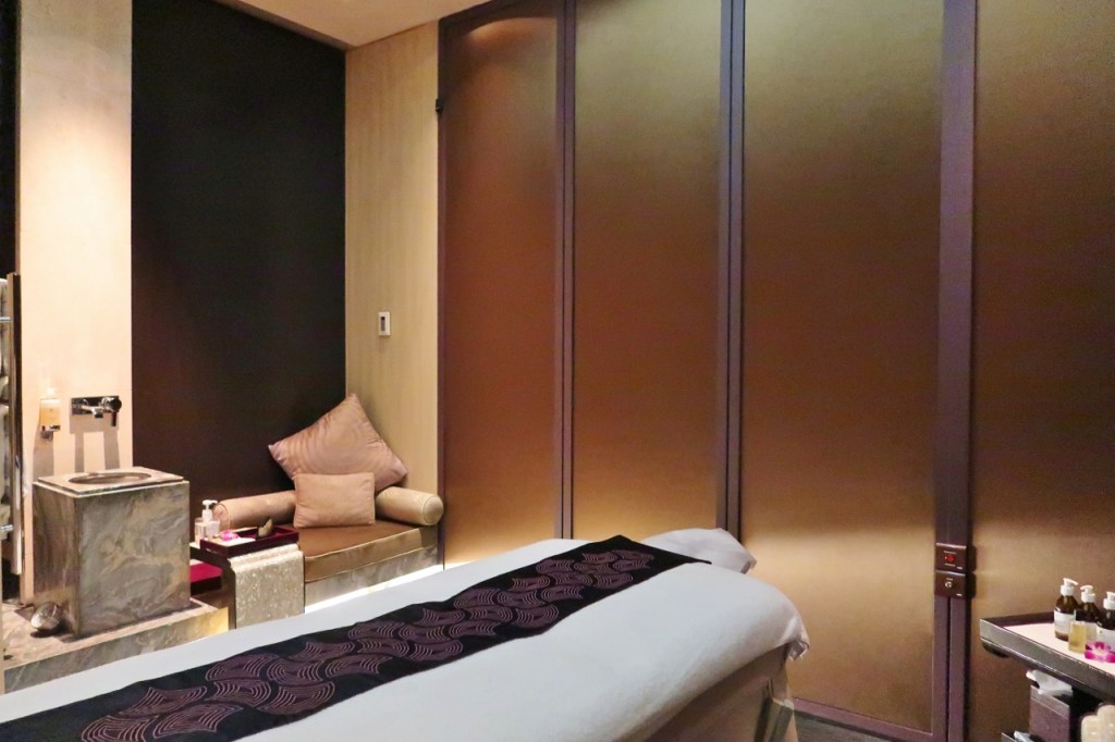 Single spa massage room in The Spa at Mandarin Oriental Hotel