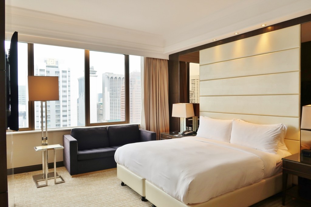Executive Club (Larger Guest Room) at Marriott Tang Plaza Hotel