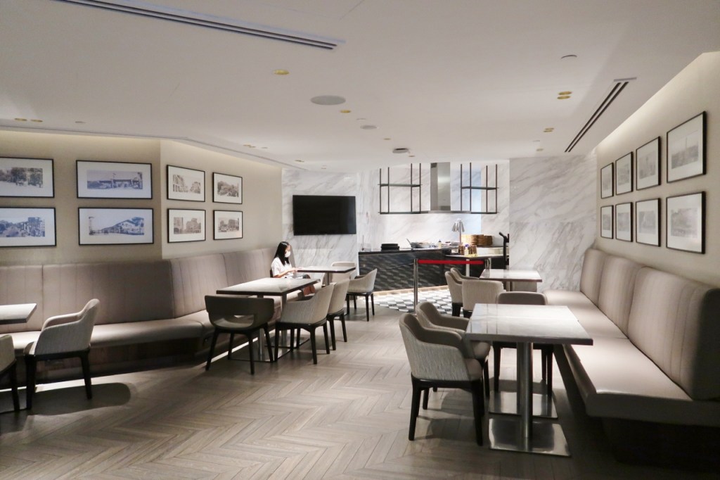 Seating area at M Club lounge at Marriott Tang Plaza Hotel