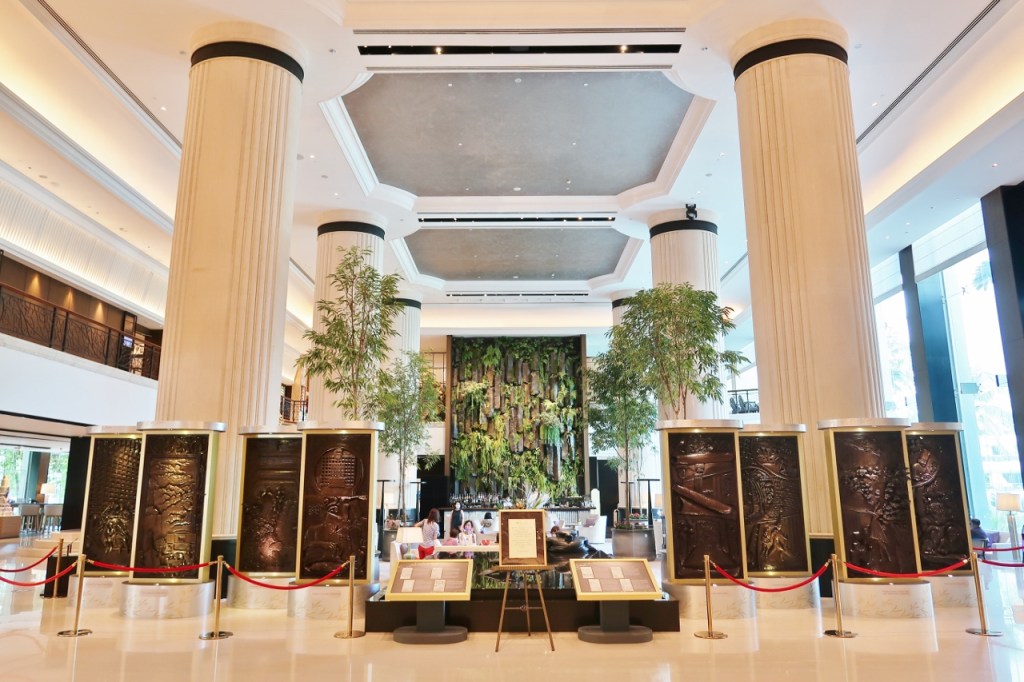 Reception area looking into The Lobby Lounge at Shangri-La Hotel Tower Wing