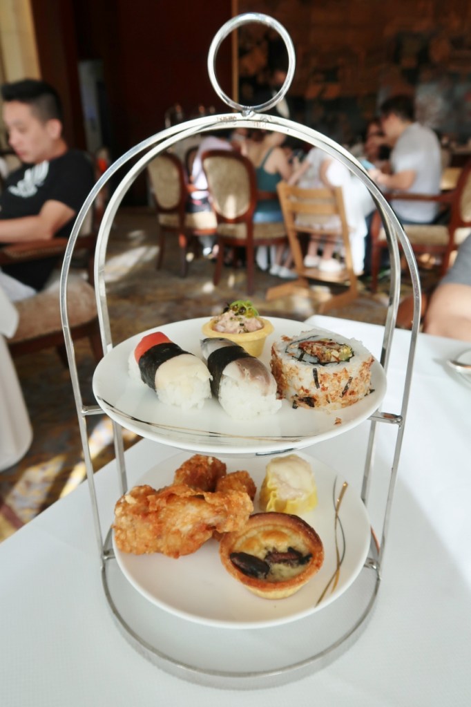 Evening canapés at Shangri-La Hotel Valley Wing Summit Room