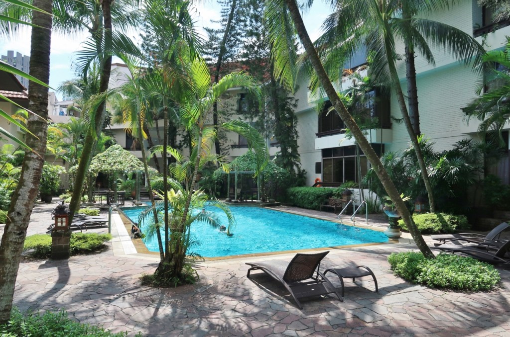 Mayfair swimming pool at Goodwood Park Hotel