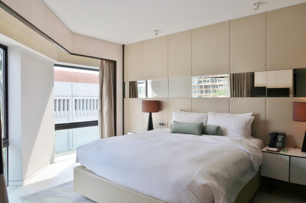 Oasis Room at Naumi Hotel