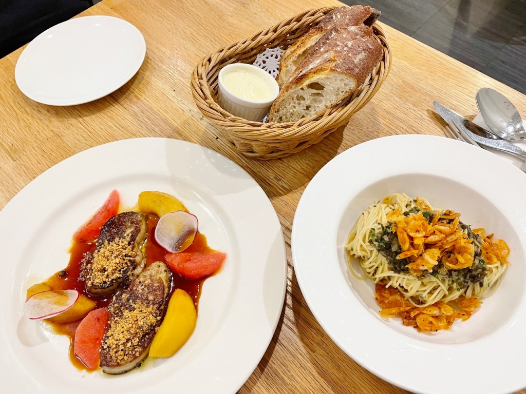 Bread basket, pan-fried foie gras and Saveur's pasta from Saveur restaurant