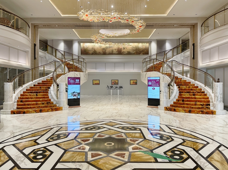 Royal Plaza On Scotts Hotel lobby