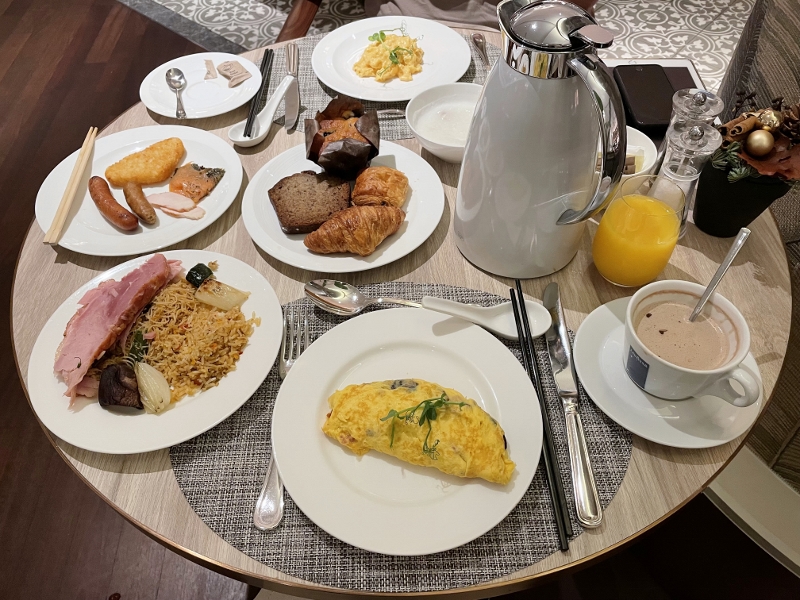 Breakfast buffet dishes from One-Ninety Restaurant at Four Seasons Hotel