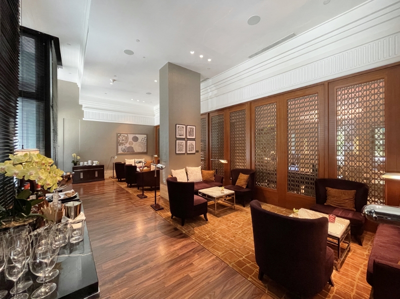 Seating area at the Lobby Lounge at The Capitol Kempinski Hotel