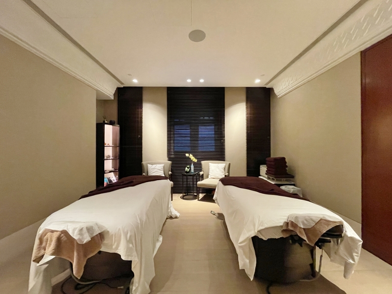 Couple treatment room at The Capitol Kempinski Hotel spa
