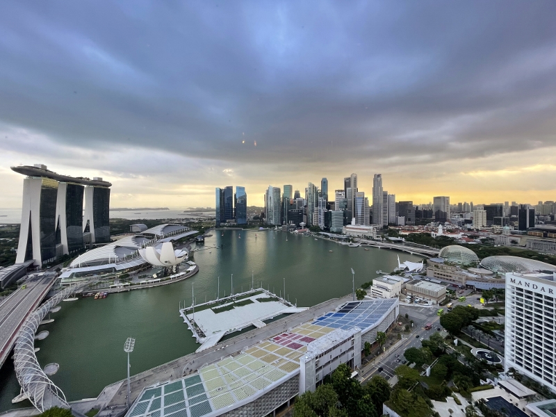 The sunset view from The Ritz-Carlton Millenia Hotel Club Lounge