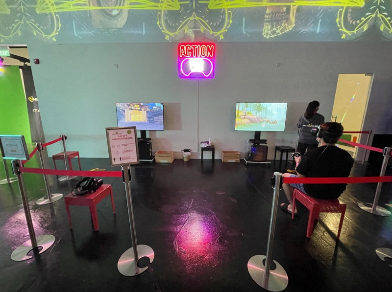 Fruit Ninja game at Action VR station at at HeadRock VR theme park