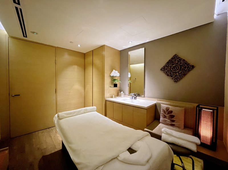Treatment room in St. Gregory Spa at Pan Pacific Hotel