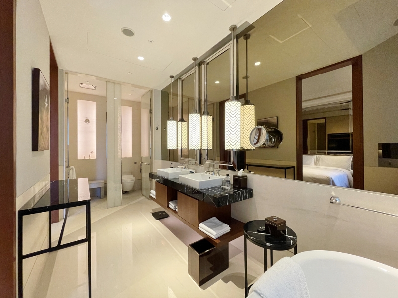 Bathroom in Terrace Room at The Capitol Kempinski Hotel