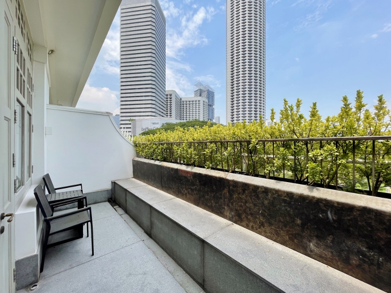 Outdoor terrace in Terrace Room at The Capitol Kempinski Hotel