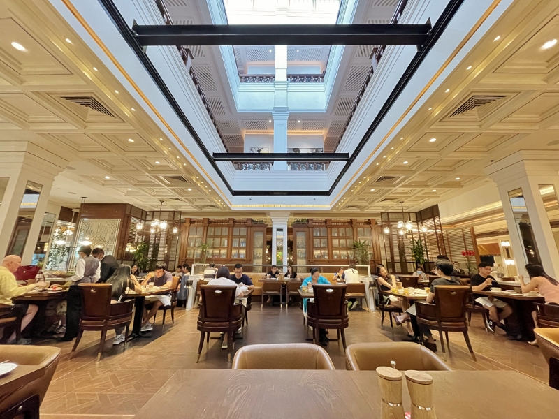 Seating area at 15 Stamford by Alvin Leung restaurant at The Capitol Kempinski Hotel