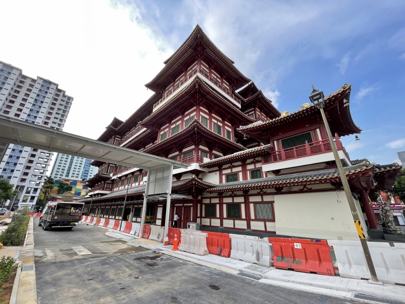 Buddha Tooth Relic Temple & Museum visit during our local precinct tour by The Clan Hotel