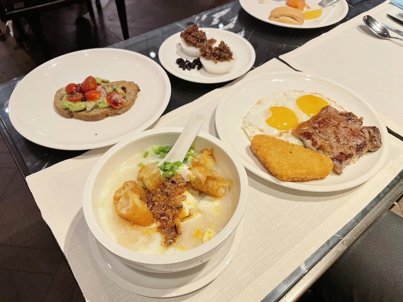 Breakfast buffet dishes from 15 Stamford by Alvin Leung restaurant at The Capitol Kempinski Hotel