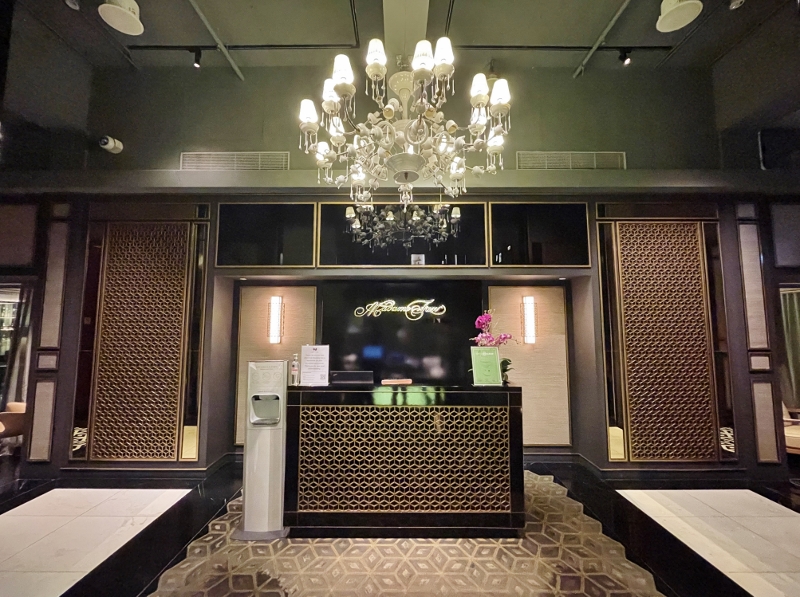 Reception counter at Madame Fan cantonese restaurant at JW Marriott Hotel South Beach
