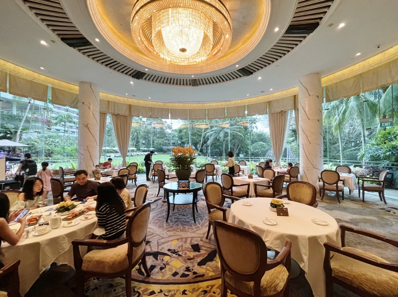 Seating area at the Summit Room at Shangri-La Hotel Valley Wing
