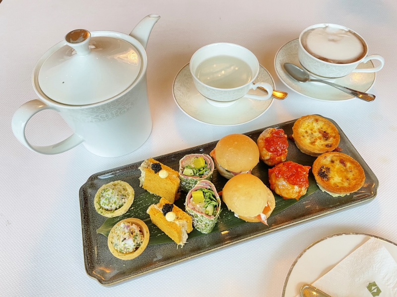 Evening canapés at Shangri-La Hotel Valley Wing Summit Room