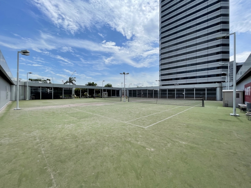Tennis courts at Swissotel The Stamford Hotel