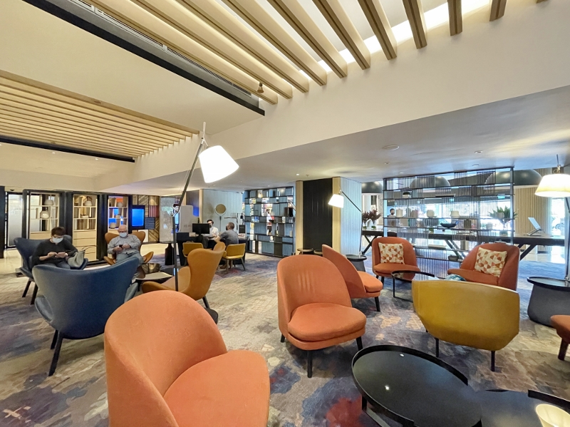 Swissotel The Stamford Hotel reception area for Accor ALL members