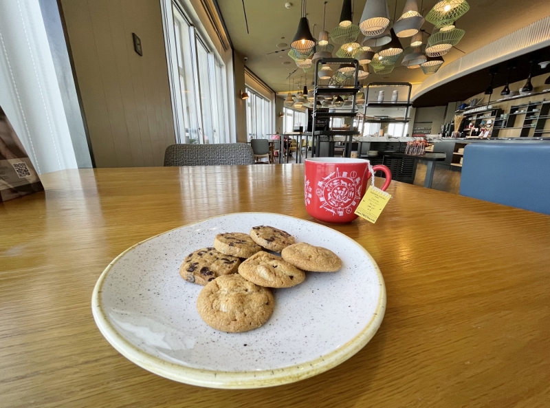 All-day refreshments at Level 65 Lounge at Swissotel The Stamford Hotel