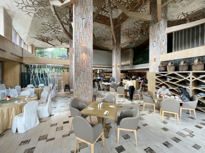 Seating area at Feng Shui Inn Cantonese Restaurant at Equarius Hotel