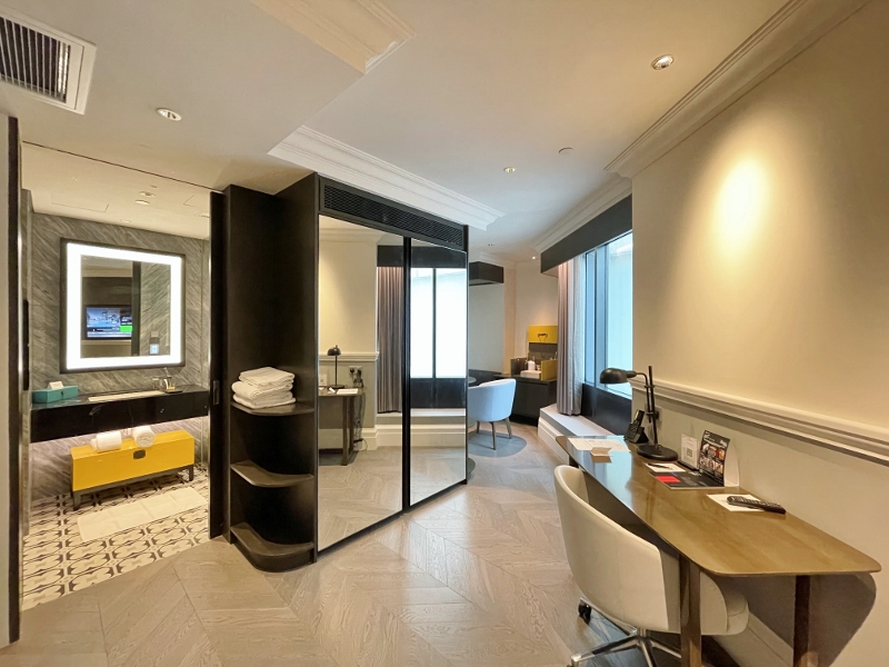 Junior Suite at Grand Park City Hall Hotel