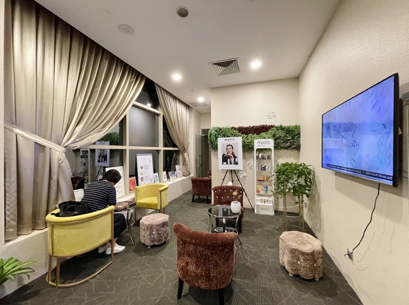 Lounge at LifeSpa Prestige Two at Carlton Hotel