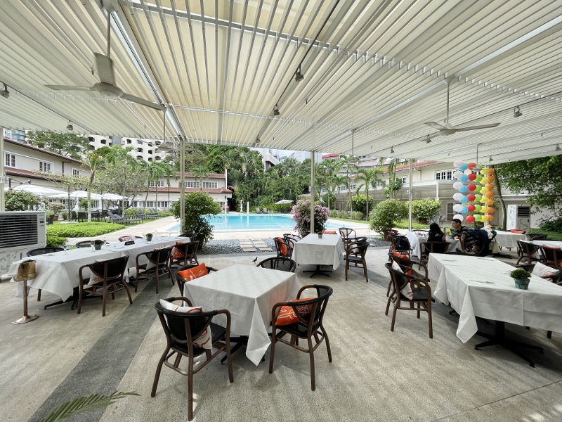 Outdoor seating area at L'Espresso Cafe at Goodwood Park Hotel