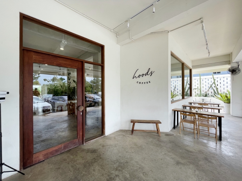 Entrance to Hoods Coffee Cafe