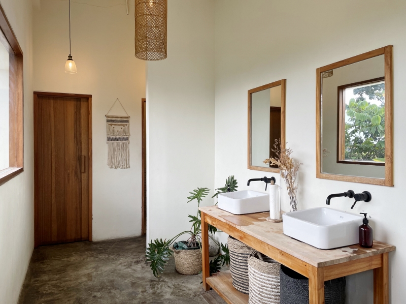 Walkway leading to the restrooms at Hoods Coffee Cafe