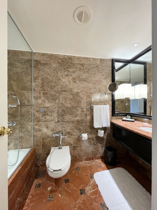 Bathroom in Premium High Floor Twin Room at Regent Hotel