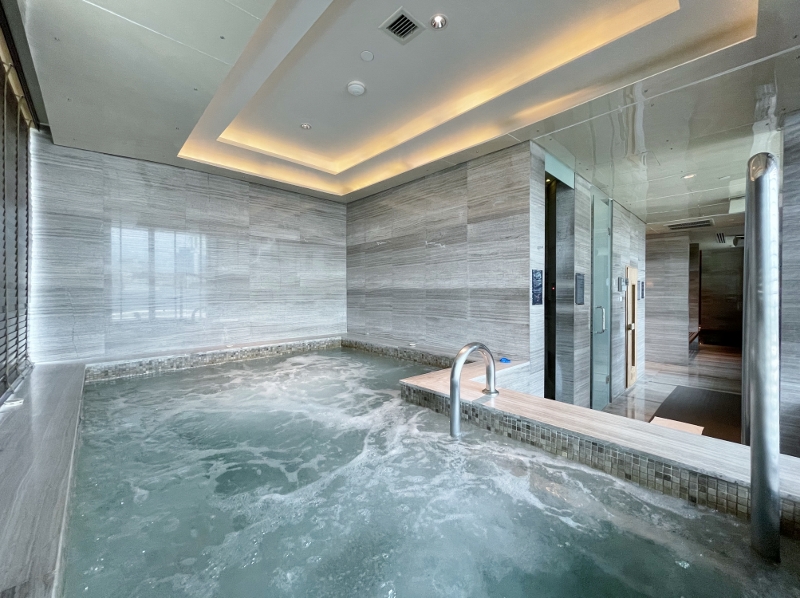 Jacuzzi at Kempinski The Spa at Siam Kempinski Hotel