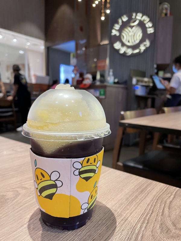 Yuzu kyoho slushie from Yuzu Ramen restaurant at ICONSIAM shopping mall