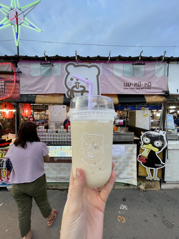 Bear milk white malt frappe drink from Bear Bear Milk stall at Liab Duan Night Market