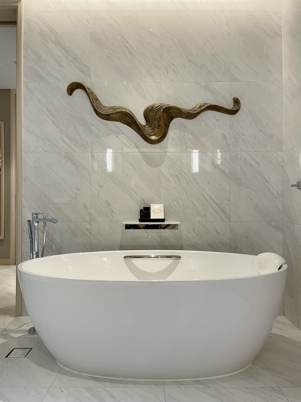 Bathtub in Executive Suite at Sindhorn Kempinski Hotel