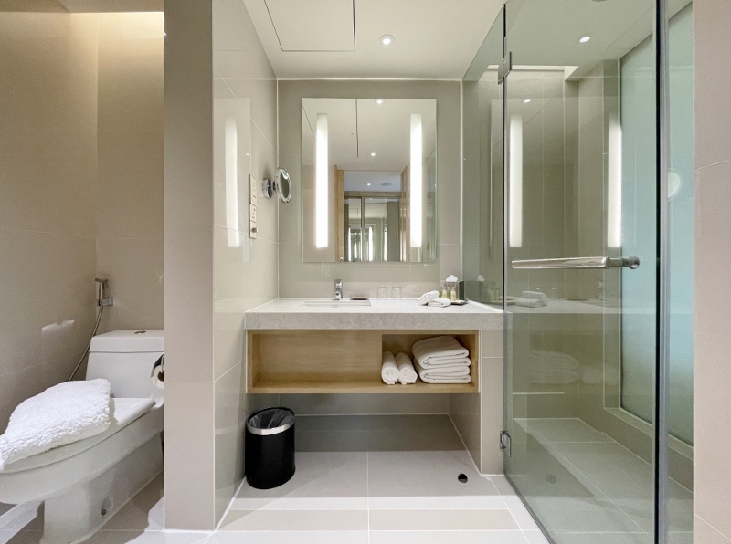 Bathroom in Twin Executive Room at DoubleTree By Hilton Hotel