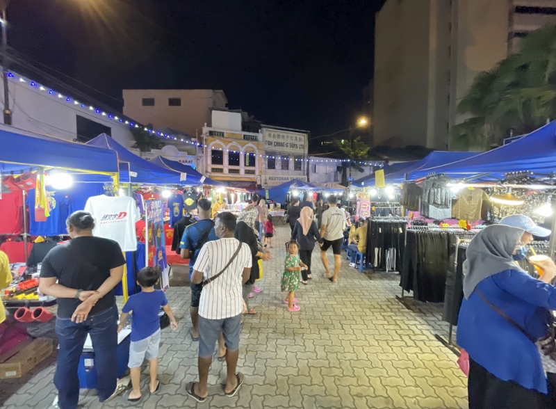 Retail stalls at Pasar Karat Night Market