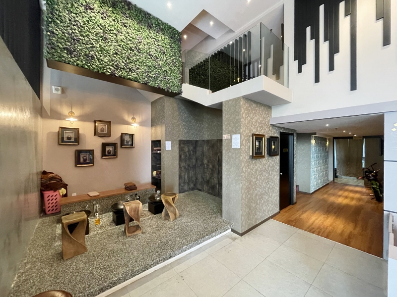 Foot bath area at Thai Imperial Spa at Plaza DNP