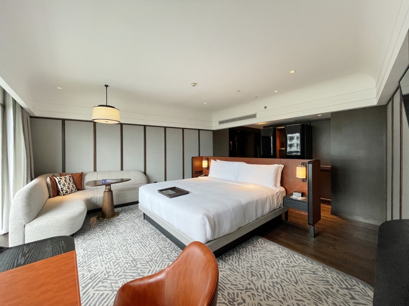 Deluxe Harbour View Room at Fairmont Hotel