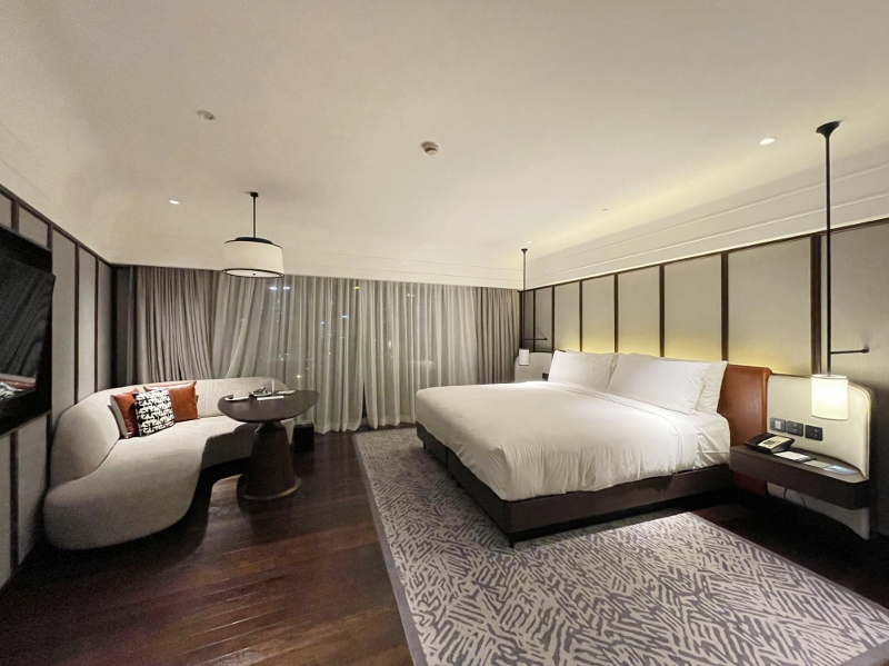 Deluxe Harbour View Room at Fairmont Hotel