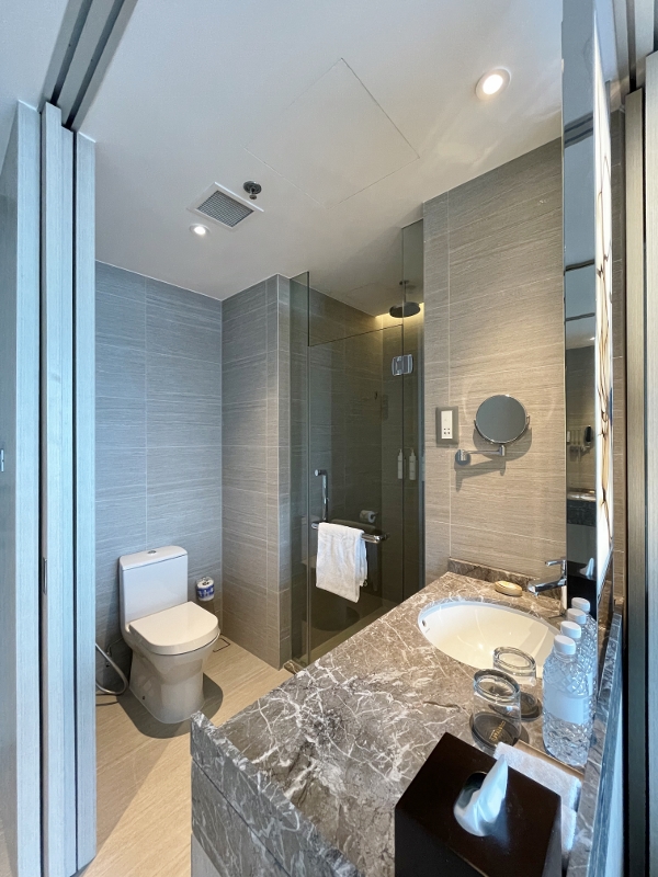 Bathroom in King Guest Room at Courtyard By Marriott Hotel Novena