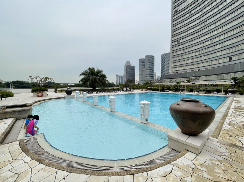 Swimming pool at PARKROYAL On Beach Road Hotel